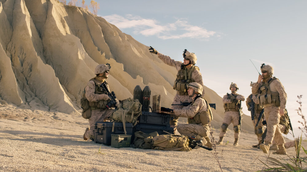 Operatori di droni militari in azione